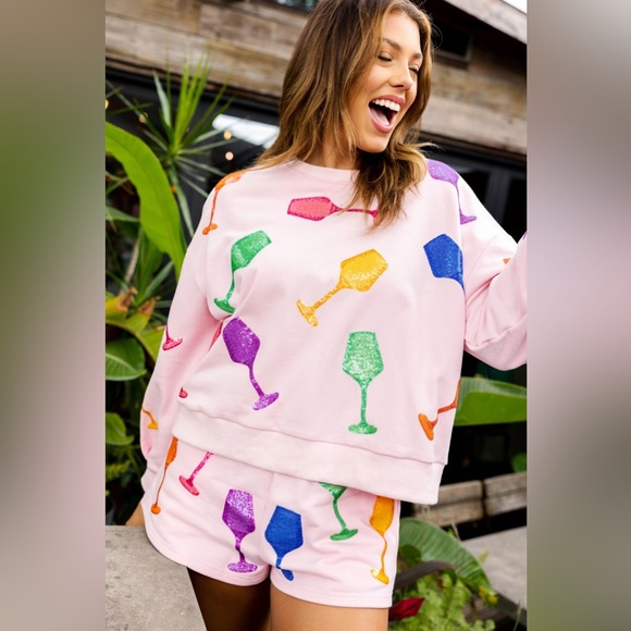 QUEEN OF SPARKLES Sequin WINE GLASS Light Pink Sweatshirt NWT - Picture 4 of 6